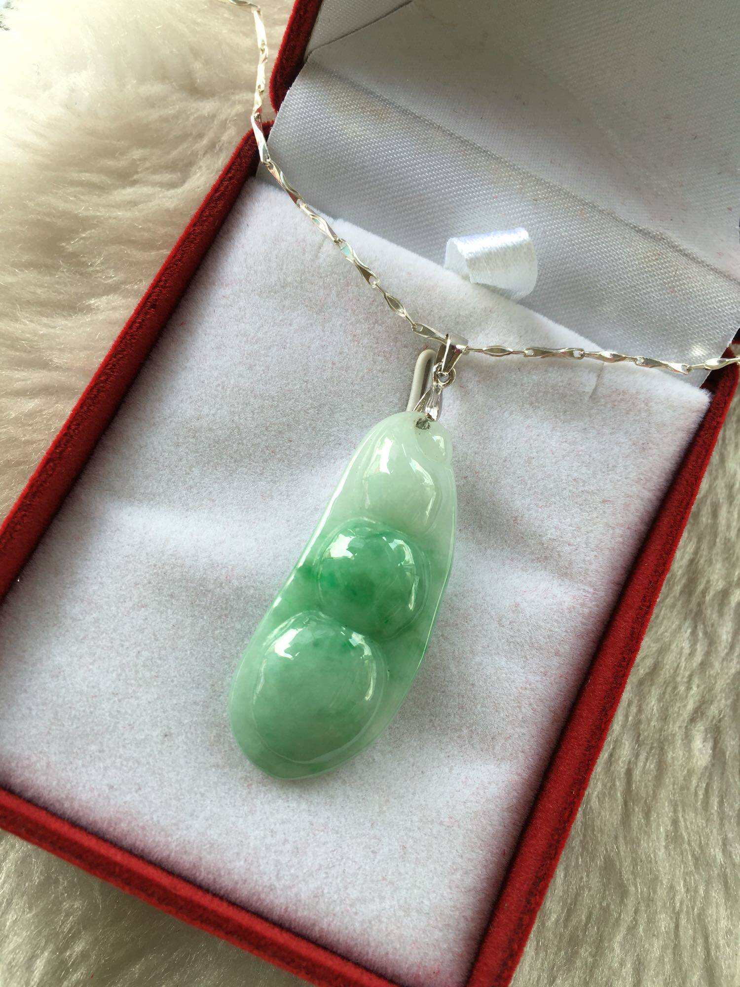 老坑糯种阳绿天然货翡翠玉豆子项坠招财富贵颈饰