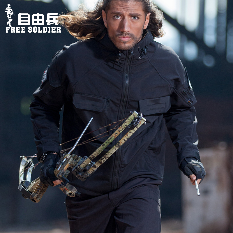 2017秋冬季战术户外男夹克外套男士软壳衣军迷大码软壳冲锋衣服男