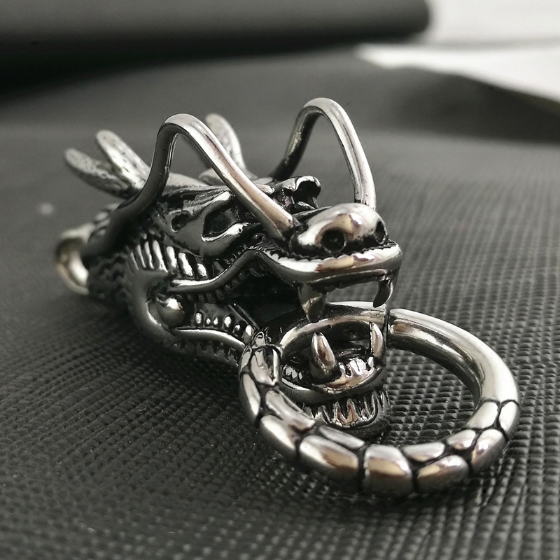 个性街头潮男男式金属龙头钛钢吊坠短款脖子项链