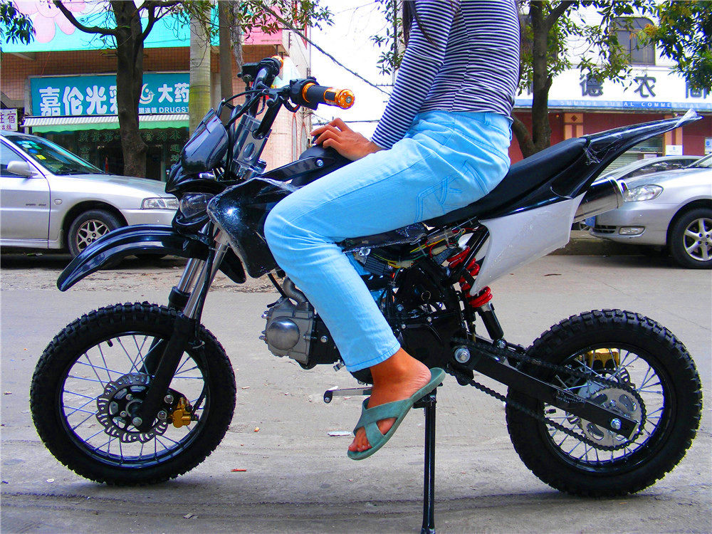 阿波罗爬山摩托车山鸡越野车车大排量摩托沙滩摩托车化油器