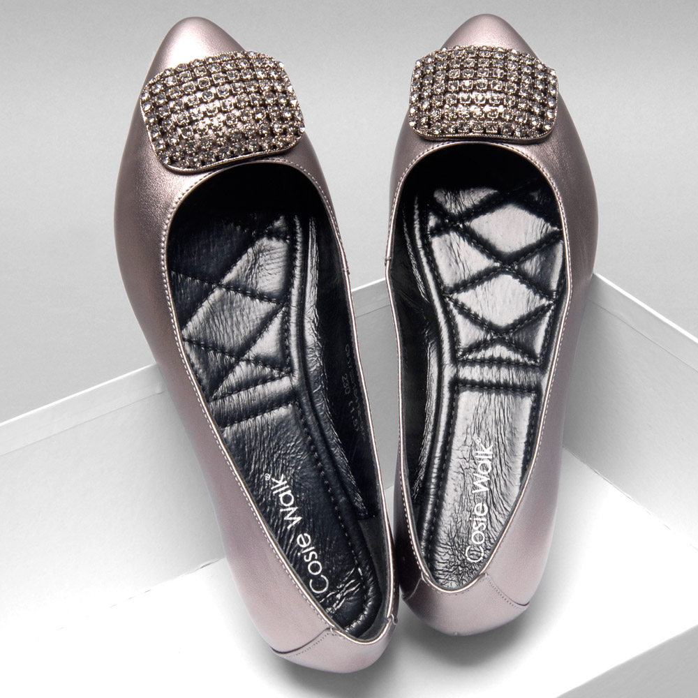 尖头平底鞋女平跟浅口大码真皮休闲女鞋春季单鞋