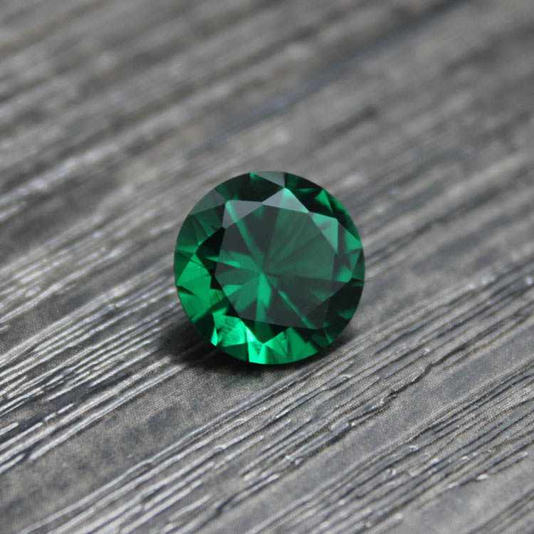 大师级切工圆形钻石底祖母绿宝石裸石戒指面戒面绿色石亮丽强火彩