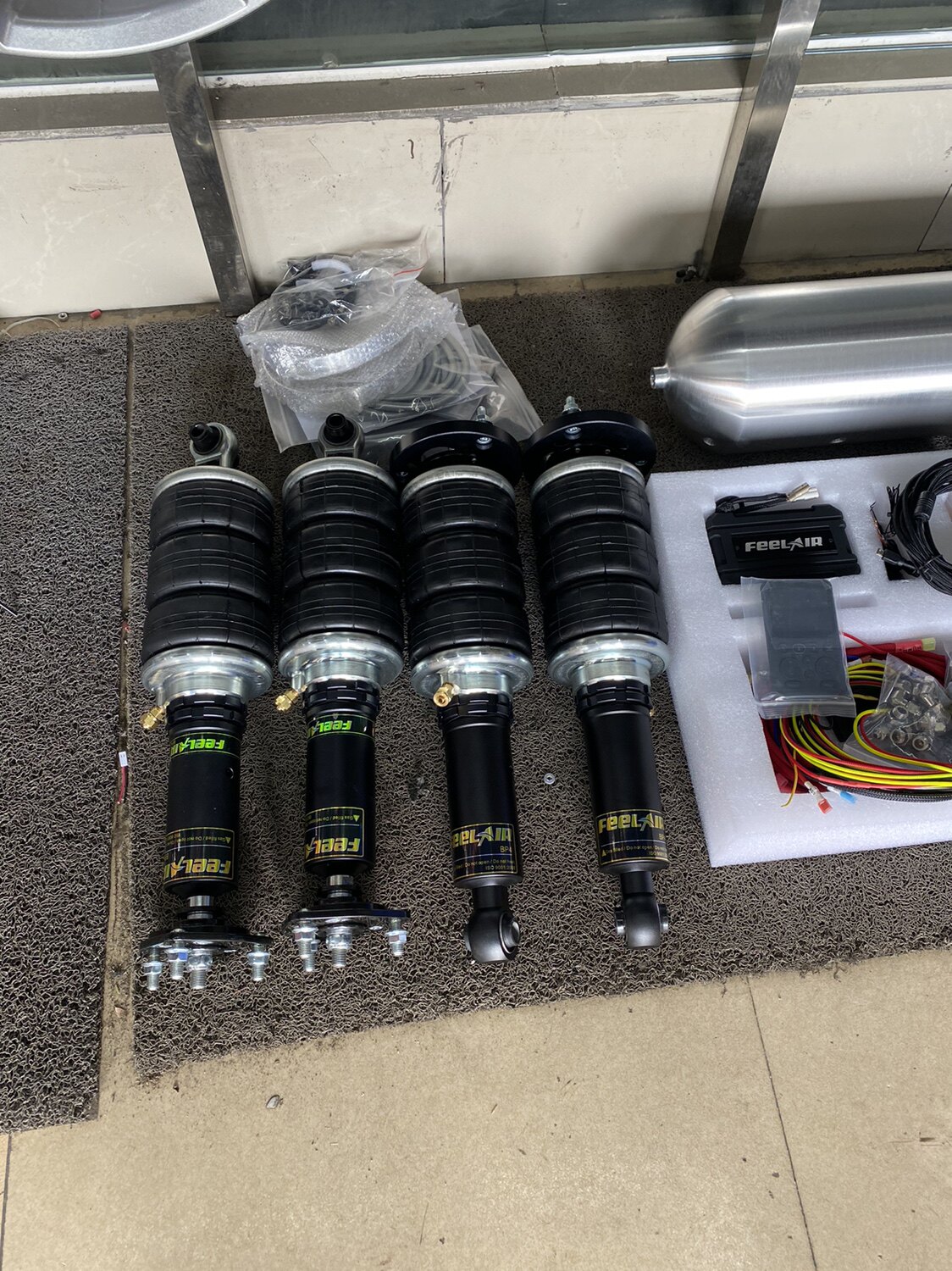 全新feelair气动避震专车专用各种车型均可定制减震