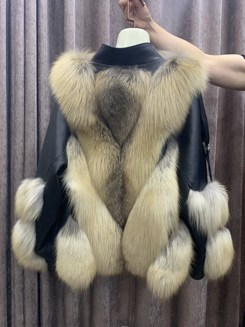 欧洲站短款新款羊皮绵羊拼接岛狐款金年轻整皮皮草