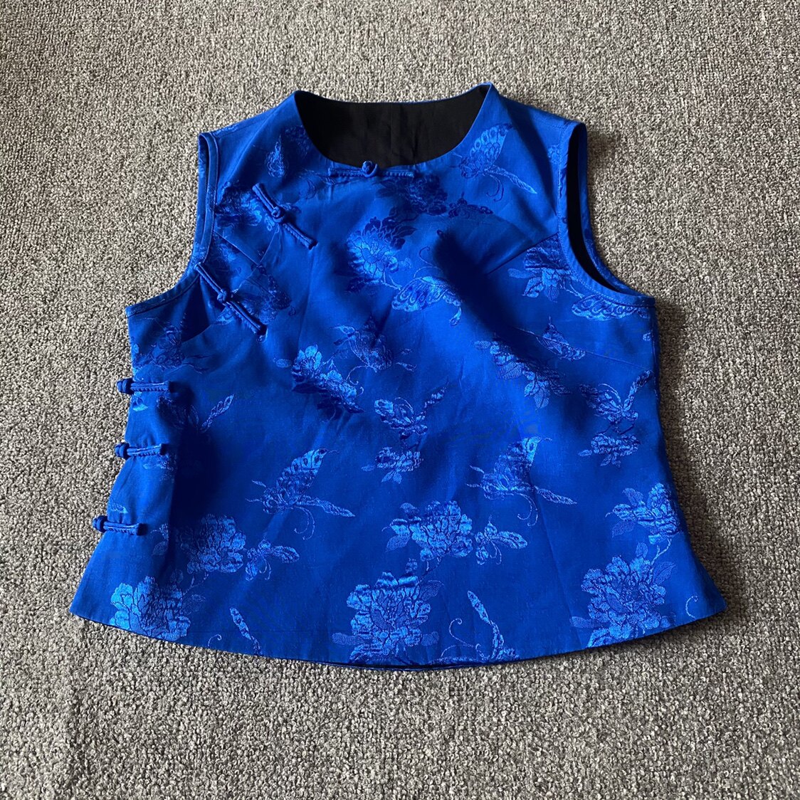 云饰图腾棉缎百搭小马休闲斜襟无袖原创缎子新缎子马夹