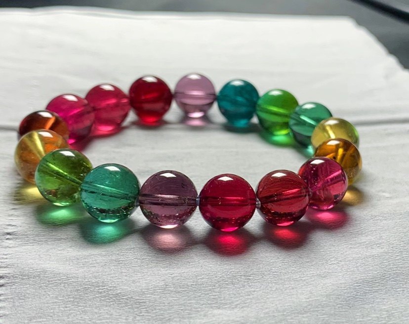 西瓜碧玺和碧玺的区别_碧玺_爆花碧玺不是碧玺