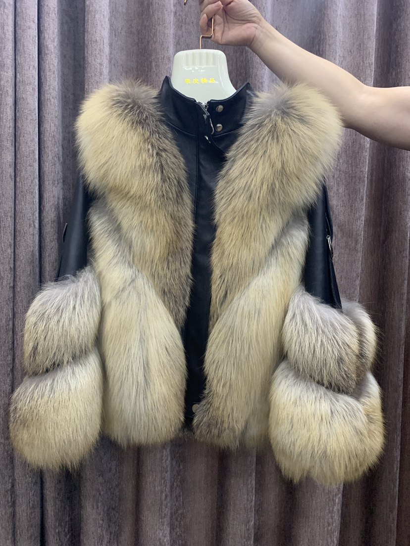 欧洲站短款新款羊皮绵羊拼接岛狐款金年轻整皮皮草