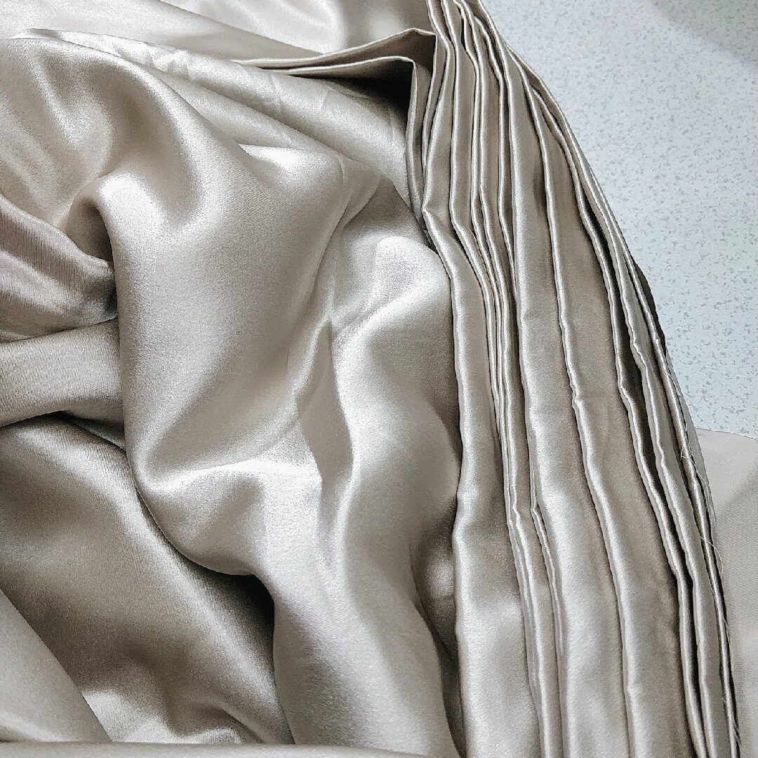 新款100桑蚕蚕丝真丝丝绸重缎重磅素绉服装布面料