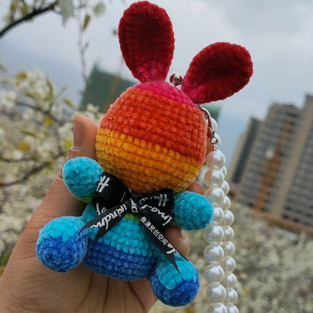 鱼潇灵创空间钩针编织彩虹兔材料雪花玩偶钥匙扣毛线