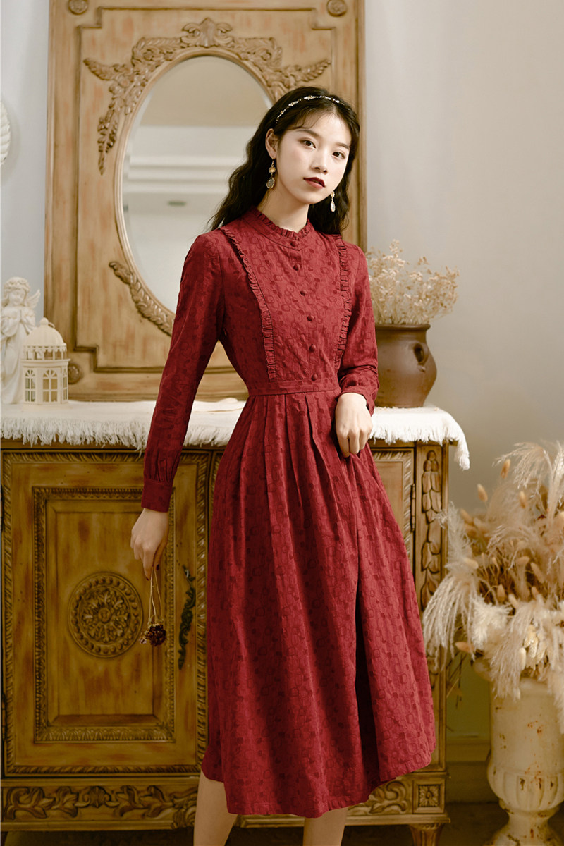 法式小礼服赫本宫廷风名媛复古蕾丝酒红色连衣裙秋冬温柔风长裙子