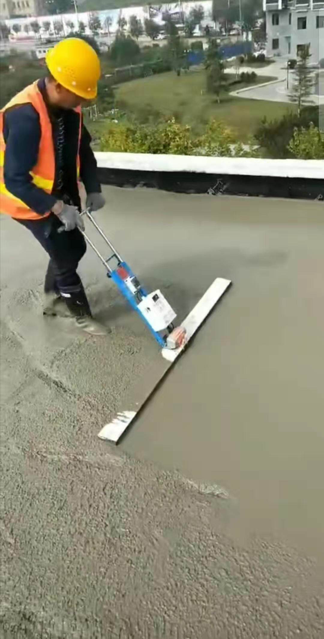 一键启动小靳地坪新能源锂电震动刮平平尺刮杠工程