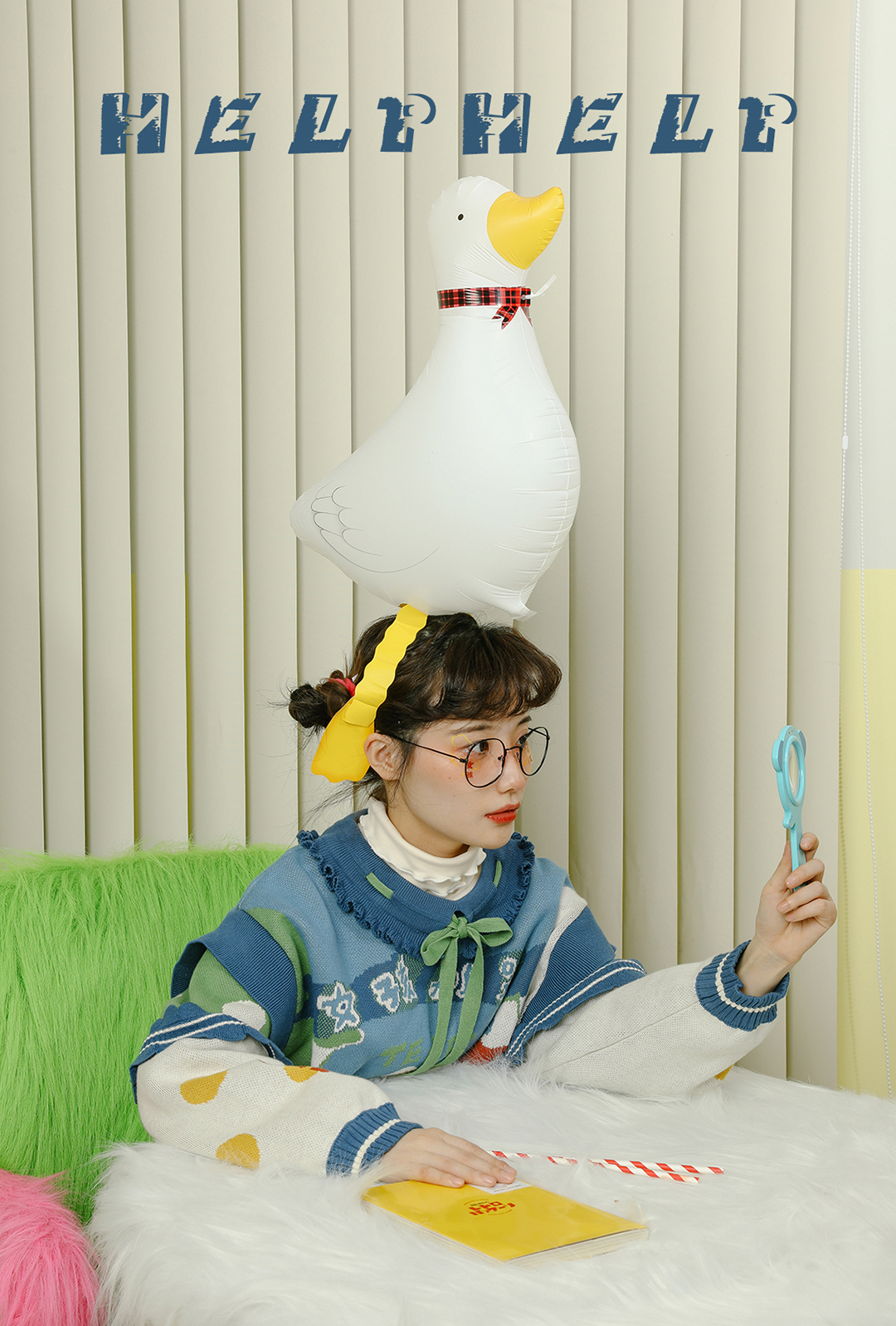 HELPHELP外星社女孩别哭系列冬原创插画花边领子系带拼接蓝绿毛衣