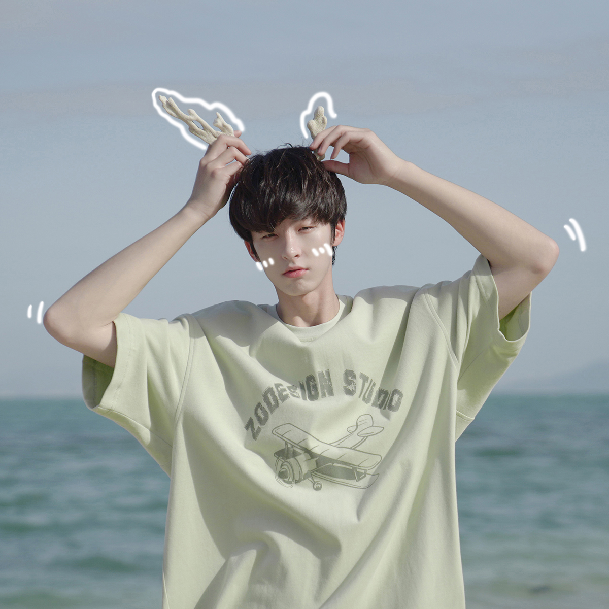 E240G夏季原创2022男生短袖T恤圆领印花落肩宽松学生衣服潮牌半袖