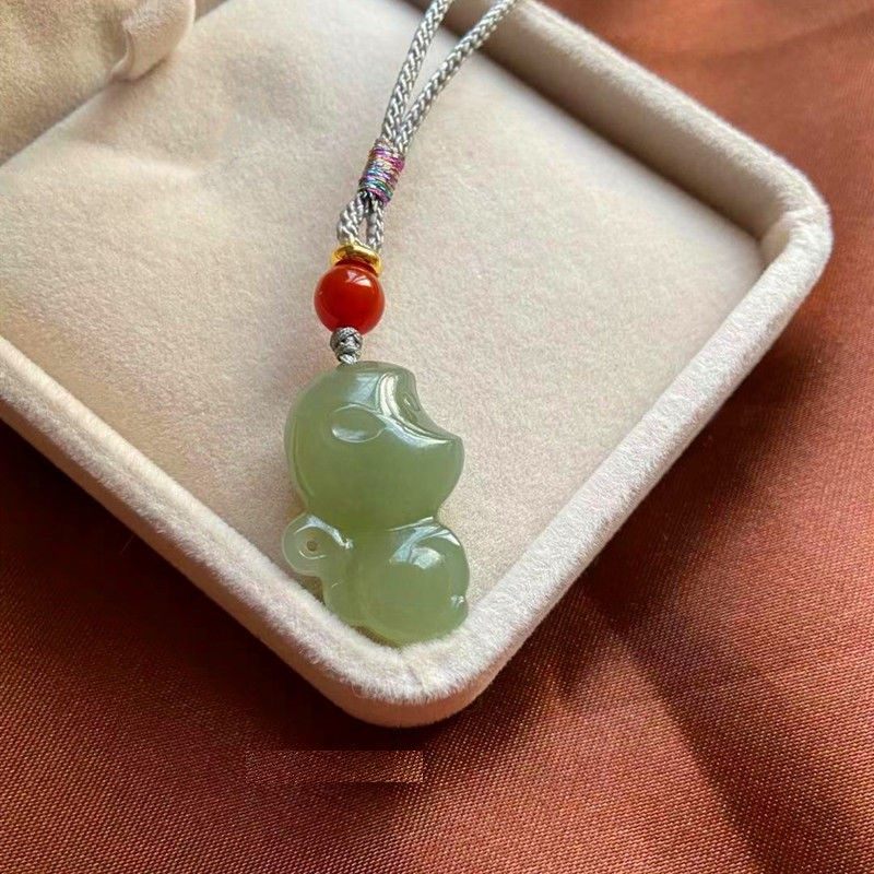 吊坠新款和田玉小生肖小猴子项链玉猴小滴滴溜项坠