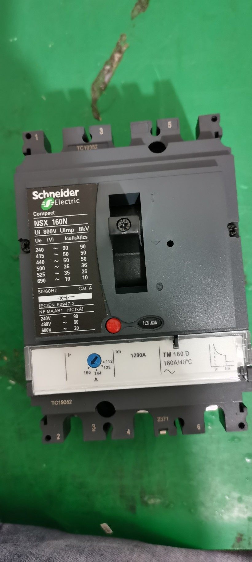 施耐空气4p3p630n德塑nsx100n断路器开关空气开关