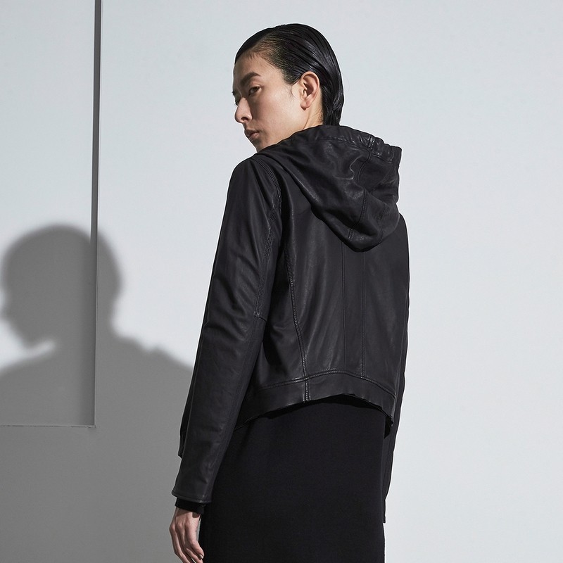 less2018冬新短款抽绳设计连帽拉链帅气皮衣女皮质外套278270200