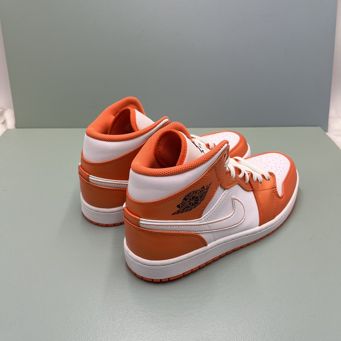 楠得体育airjordanmidaj1白橙小扣碎中帮篮球鞋篮球鞋