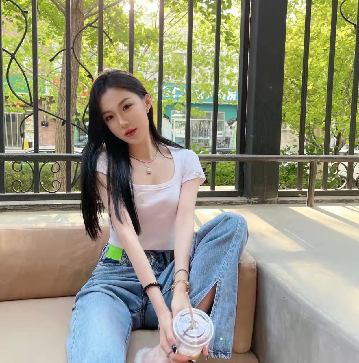 lealessandra官方授权黑白平纹打底修身上衣双腰头t恤