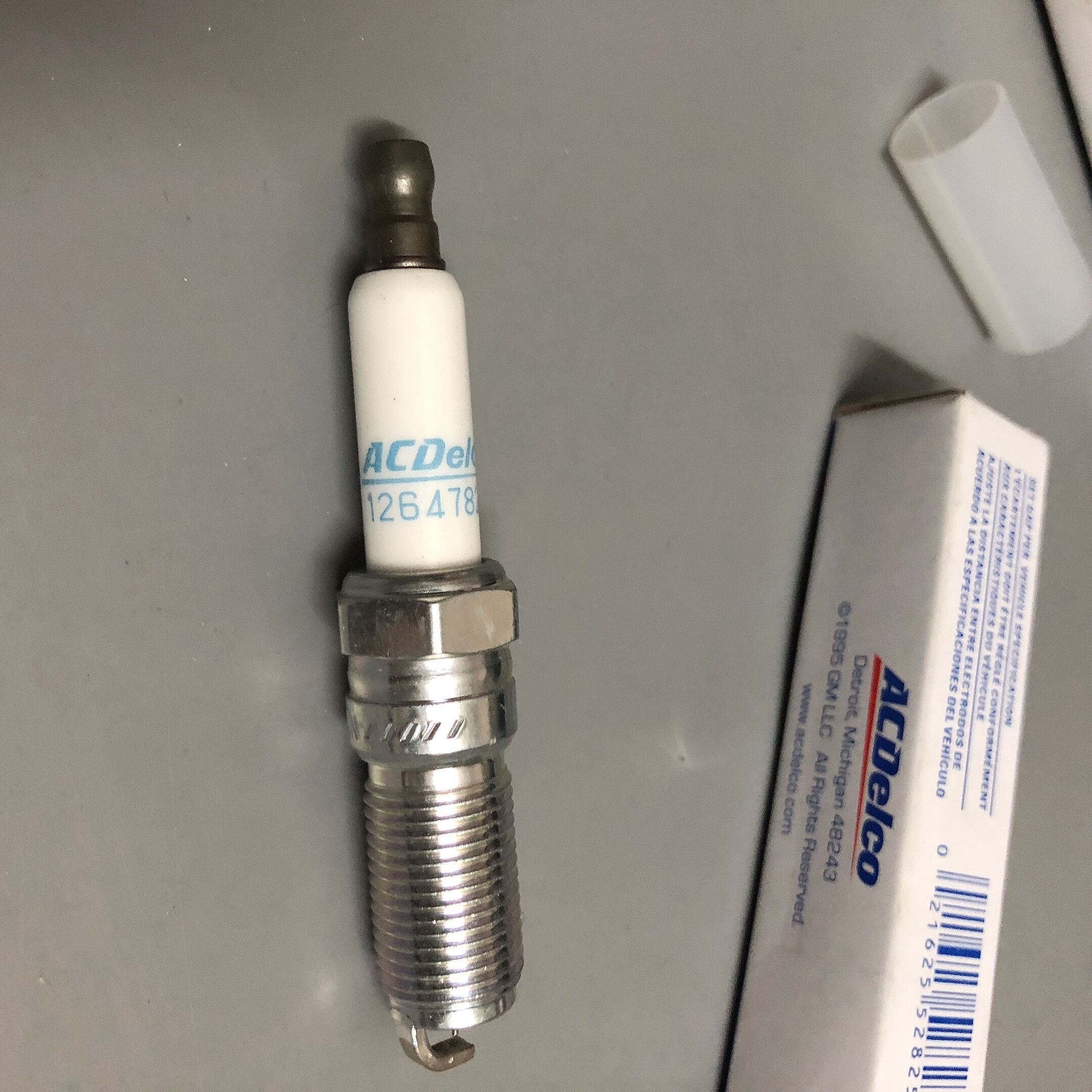 德科火花塞凯迪拉克20t昂科威君越20tatsxtsctsxt4xt5xt6ct6火花塞