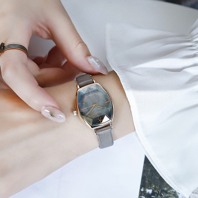 潮流时尚chic手表女士专柜正品聚利时新款酒桶型石英日韩腕表