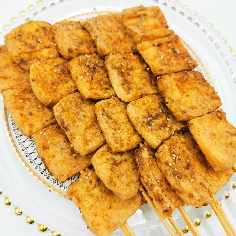 臭豆腐油炸黄色冷冻风味小吃双签20串烧烤小吃半成品臭豆腐