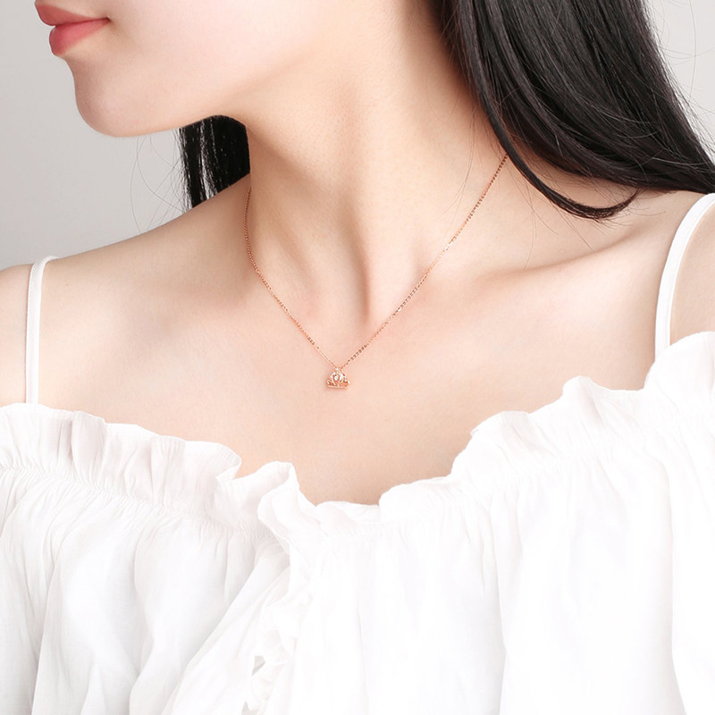 项链吾昔锁骨吊坠金吊坠玫瑰2019钻石彩金18k颈饰