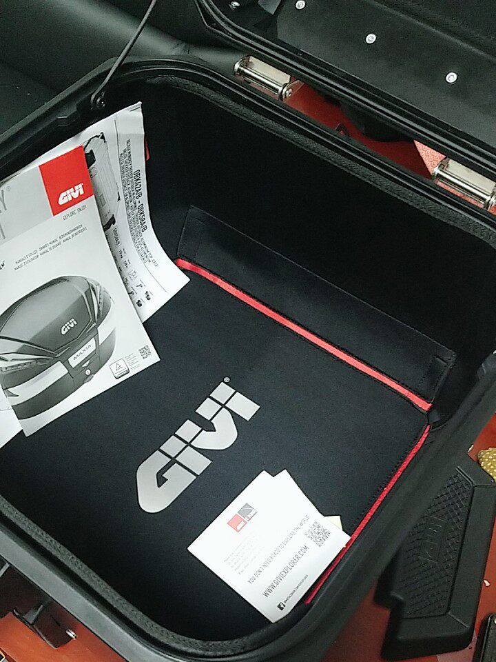 边箱尾箱内giviobkn3748dlm46obkn42凯旋原厂摩托车尾箱