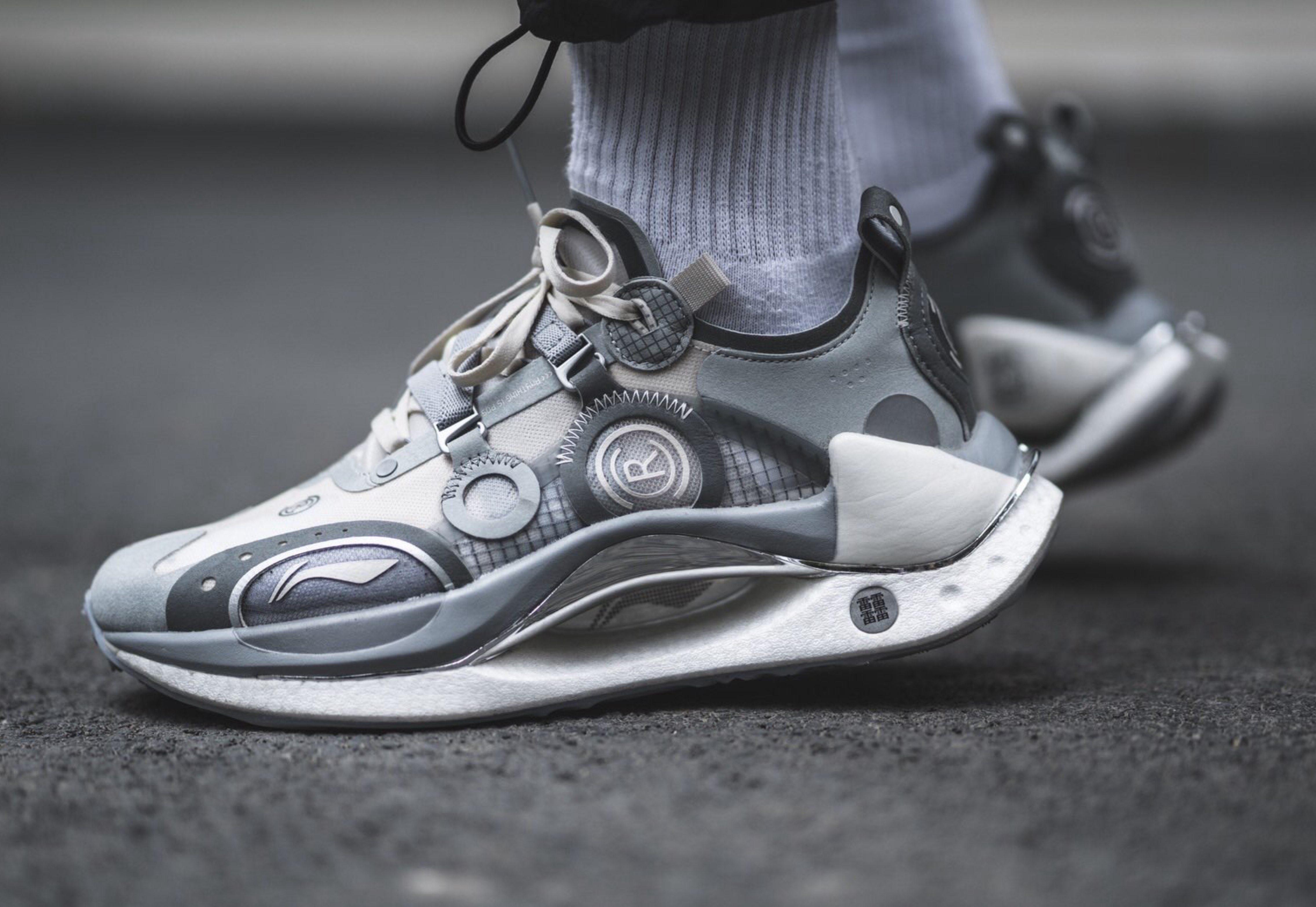 中国李宁2021走秀时尚款绝影crc42肖战同款男女跑鞋arhr087/102