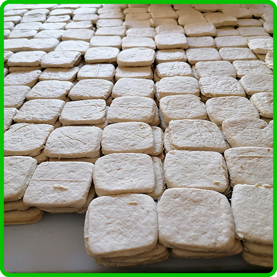 贵州特色美食大方六龙手撕豆臭豆腐风味小吃烙锅火锅豆腐干