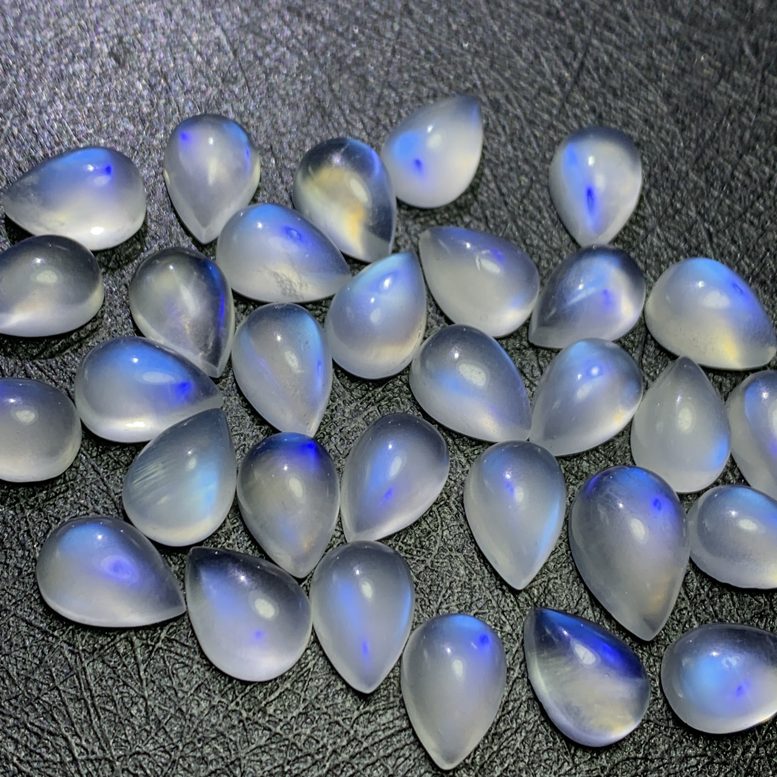 奶油天然蓝月光月光石戒面裸石白月光透体蓝光镶嵌戒指