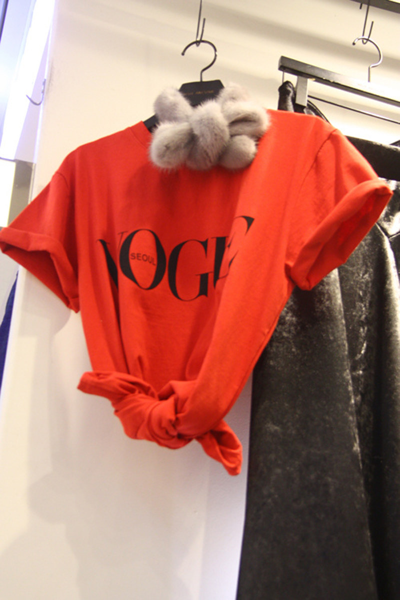 2017春夏韩版简单纯色百搭vogue字母短袖圆领内搭t恤女上衣 - 天衣