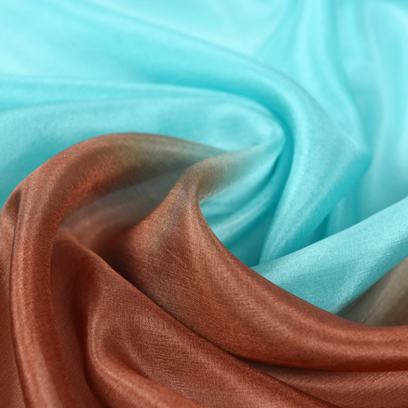 羚羊早安 2017百搭新款三色渐变桑蚕丝丝巾女优雅丝巾披肩两用