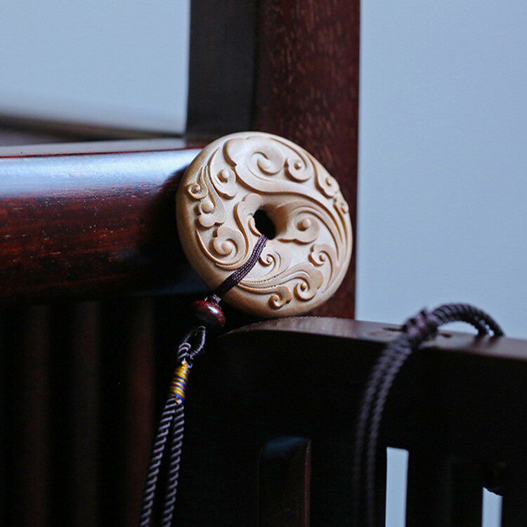 檀香云纹印度老山平安扣项链吊坠挂链精工木质木雕