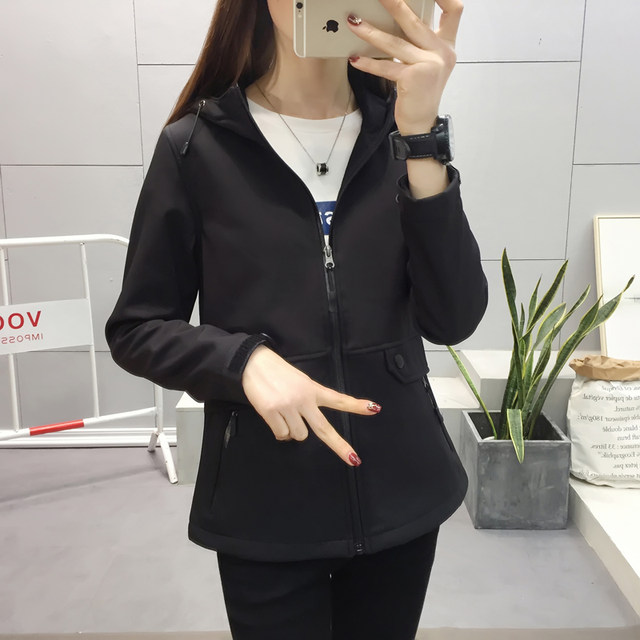 Spring and autumn new clearance soft shell clothes women's waterproof breathable windproof hiking clothing outdoor sports catching velvet leaky jacket Spring and autumn new clearance soft shell clothes women's waterproof breathable windproof hiking clothing outdoor sports catching velvet leaky jacket