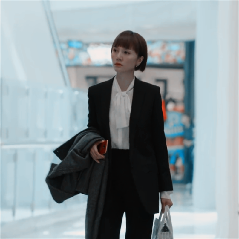 唐晶同白色小西西装外套女韩版设计小众中长修身西装