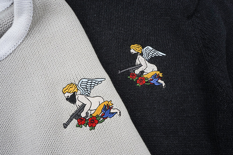 graf原创品牌ak47持枪小天使刺绣侧边秋冬季双色针织衫