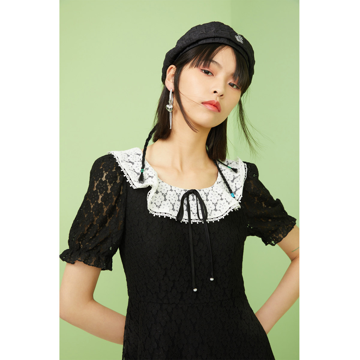 太平鸟女士时尚新款复古蕾丝连衣裙a5fab2196连衣裙