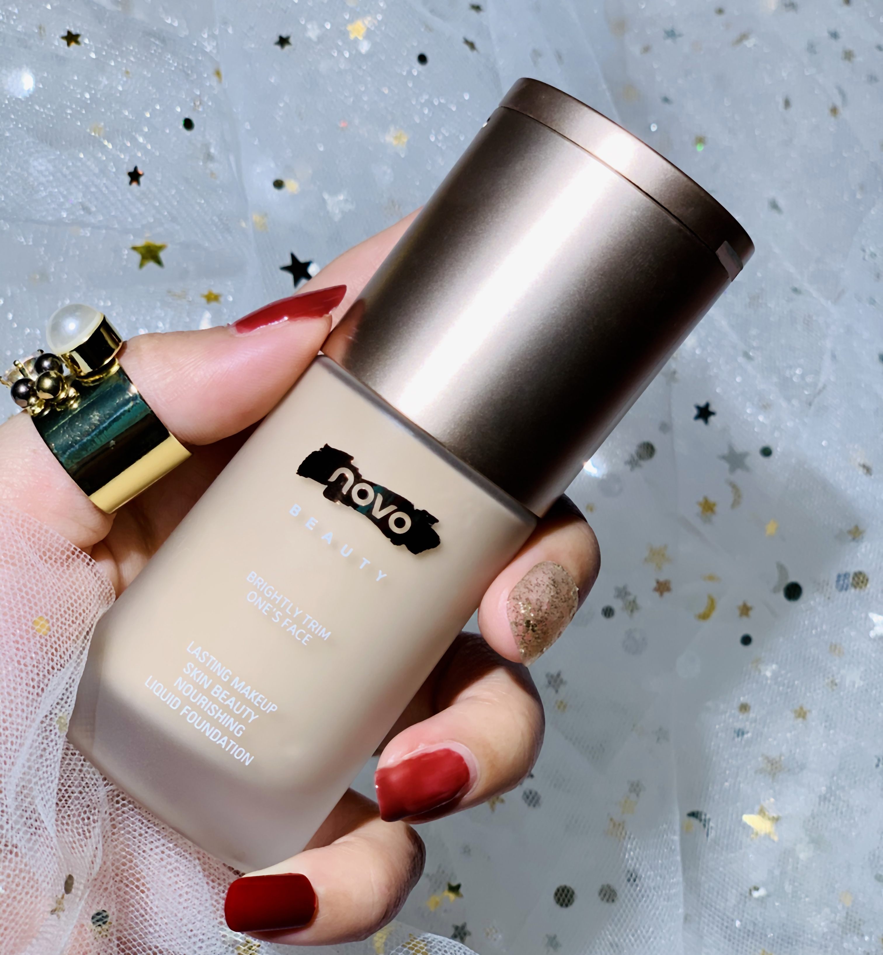 遮瑕粉底液novo创新便携提亮修颜打底二合一粉底液
