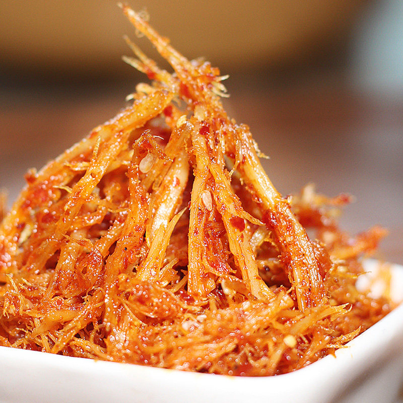 牛板咚咚咚咚牛筋丝120g香辣筋自拌辣条小包包装牛肉类