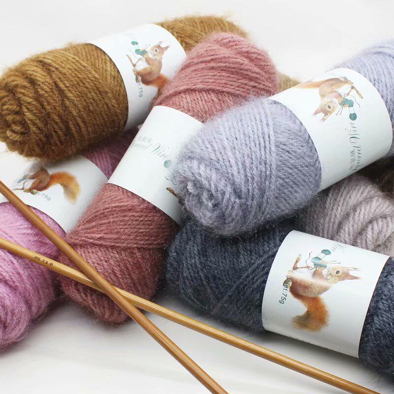 松鼠绒毛线团中粗手工编织帽子围巾宝宝毛线毛线