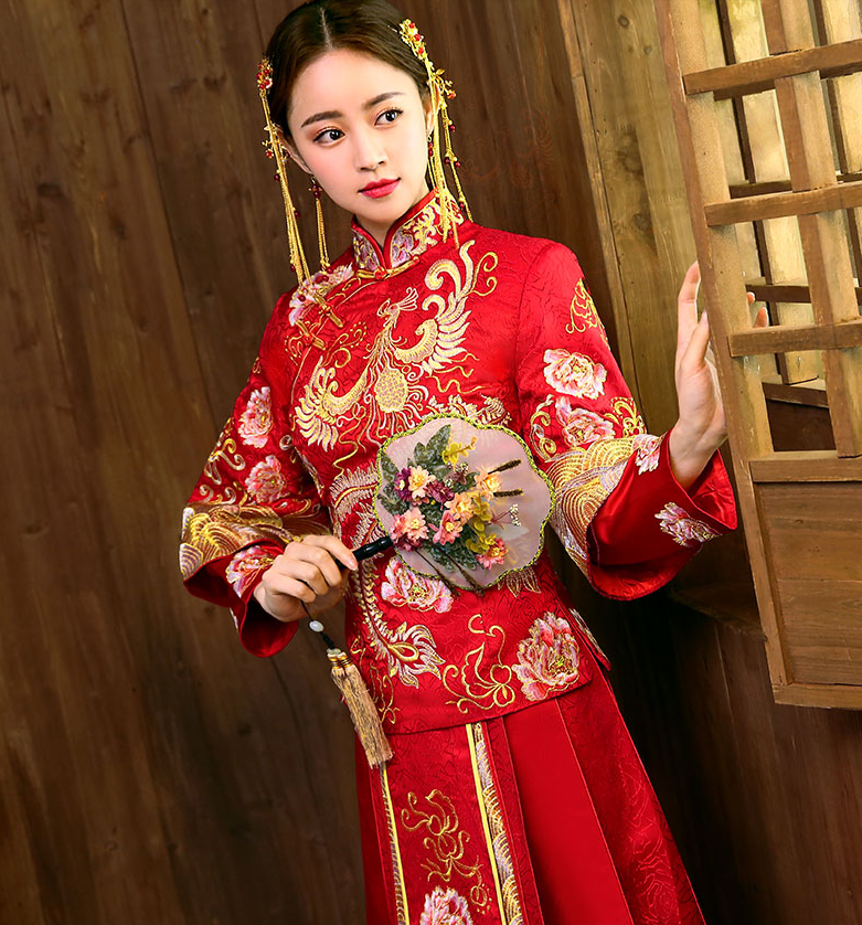 出租秀禾服新娘新郎租赁中式婚纱结婚礼服凤冠霞帔唐装女集体婚礼