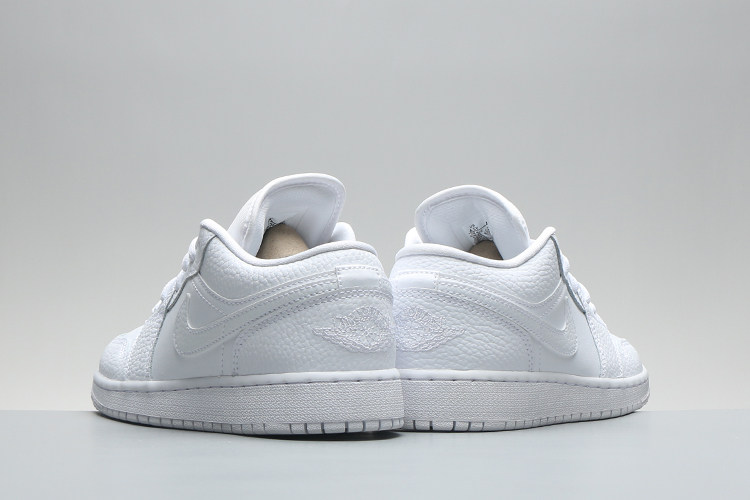 哄哄airjordanlowtriplewhiteaj1纯白低帮553560130篮球鞋