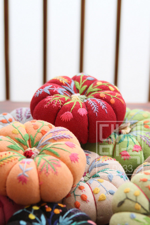 针插包手工刺绣布艺diy针扎包南瓜收纳针包韩国海绵垫