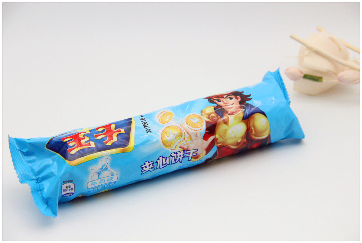 饼干亿滋王子夹心草莓牛奶味酥性薄餐儿童零食夹心饼干