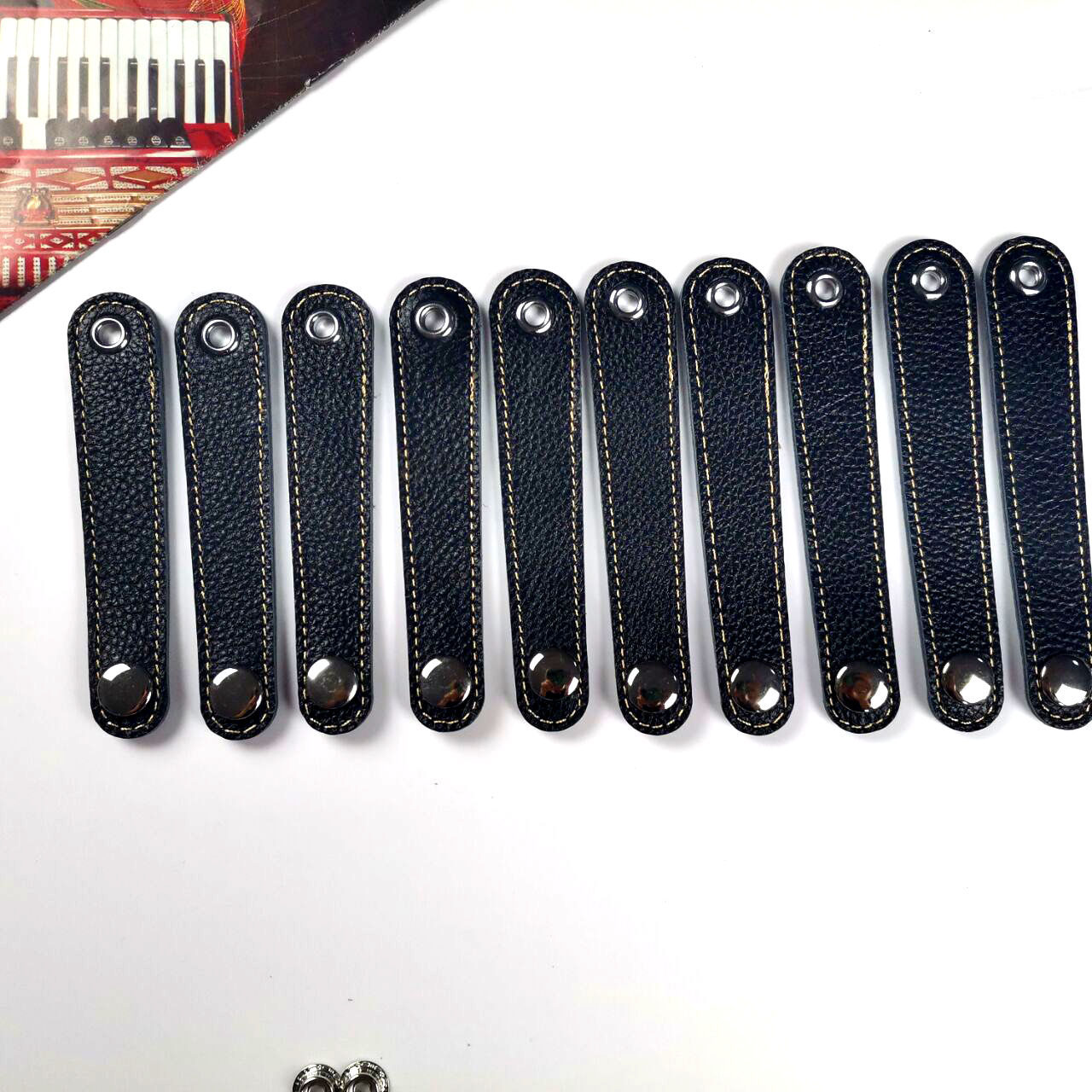 手风琴双面牛皮风箱扣带搭扣贝司耳带耳扣通用款其它乐器配件