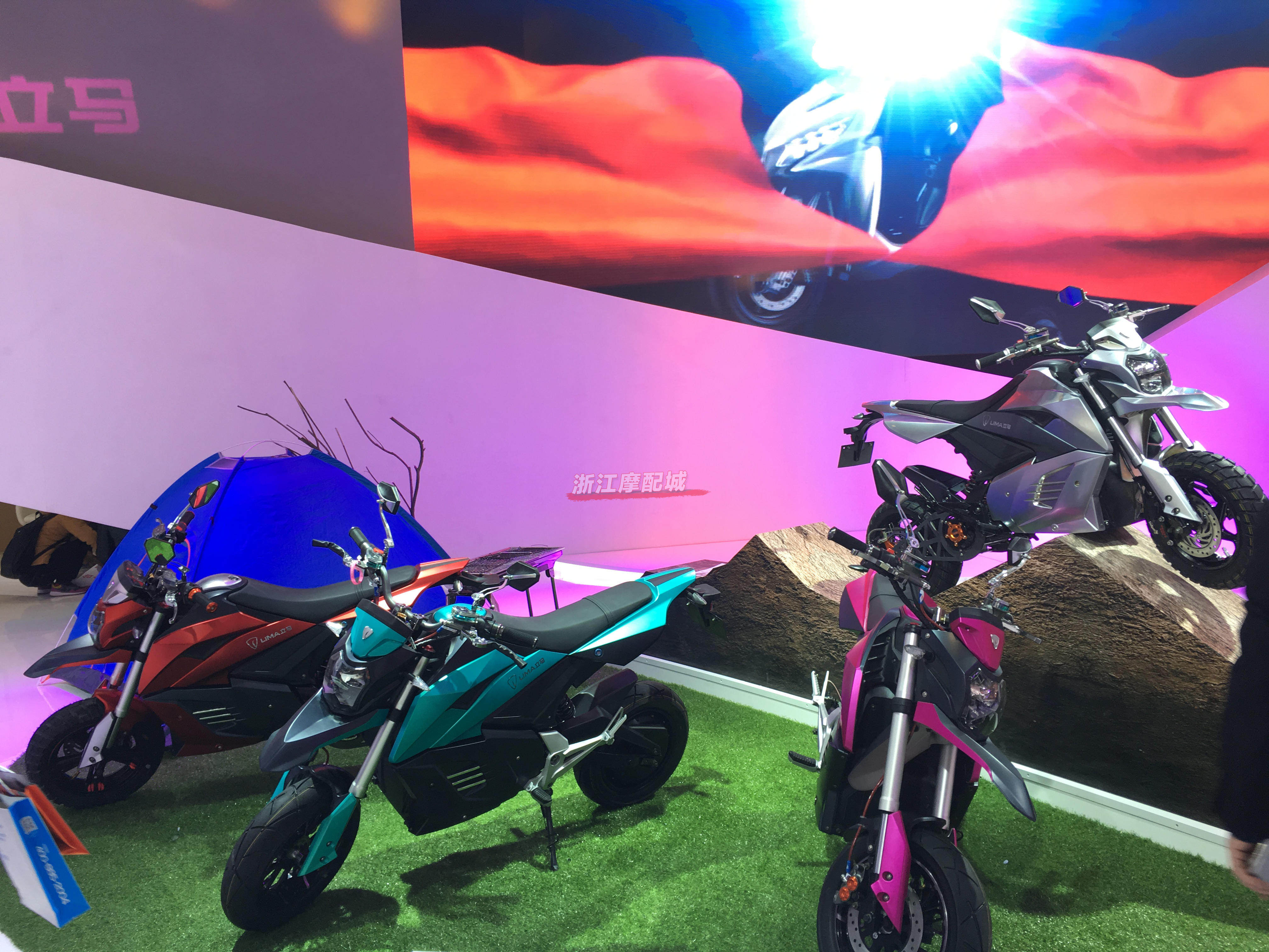 m5外壳猴子电摩电动摩托车新款街车街小公仔小猴子摩托车外壳