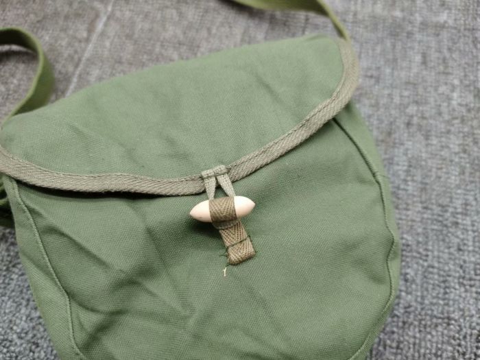 80年代老货原品帆布弹鼓包六式挎包三棱解放包军挎解放包