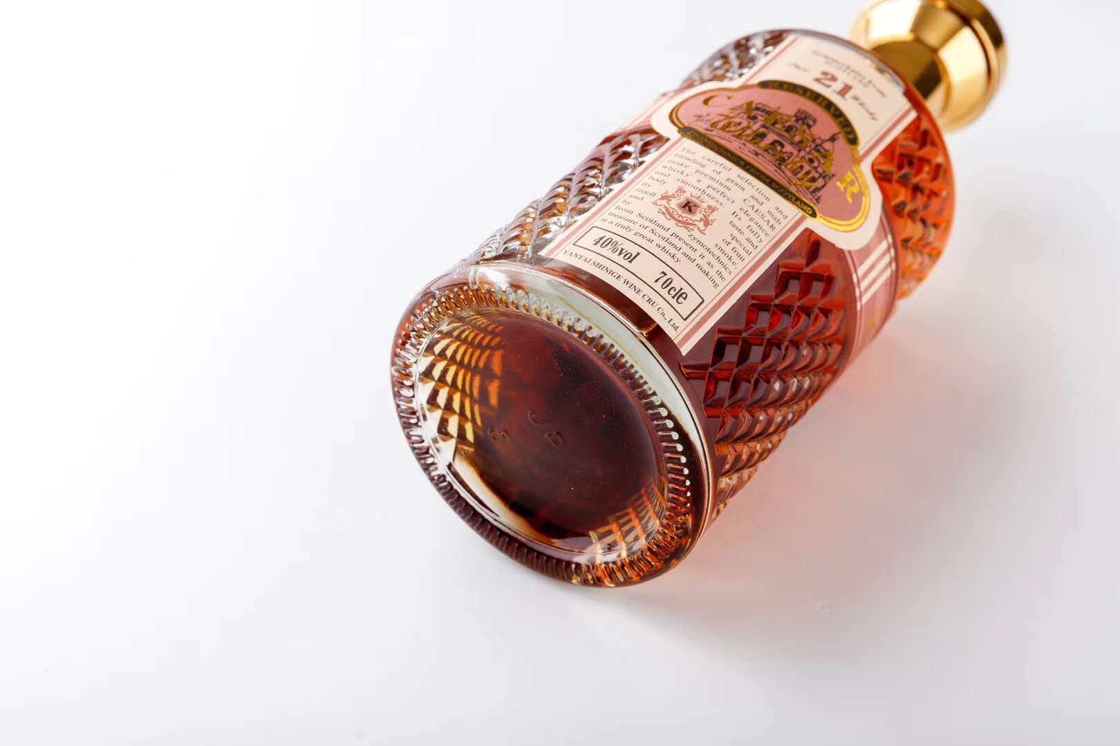 一送一拍一瓶2瓶凯撒大帝威士忌烈酒40度破碎包赔干红静态葡萄酒