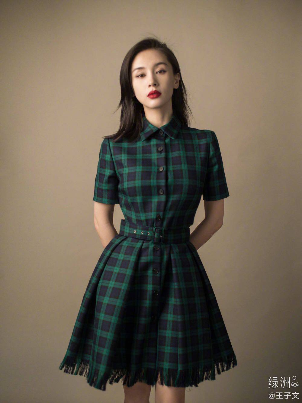 2020精品女装明星同款时尚格纹翻领短袖收腰连衣裙