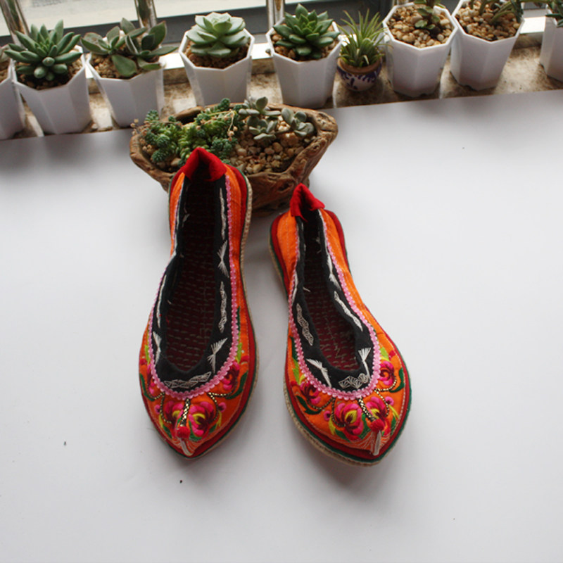 34码尖头手工绣花鞋千层底套脚彝族翘头休闲布鞋布鞋